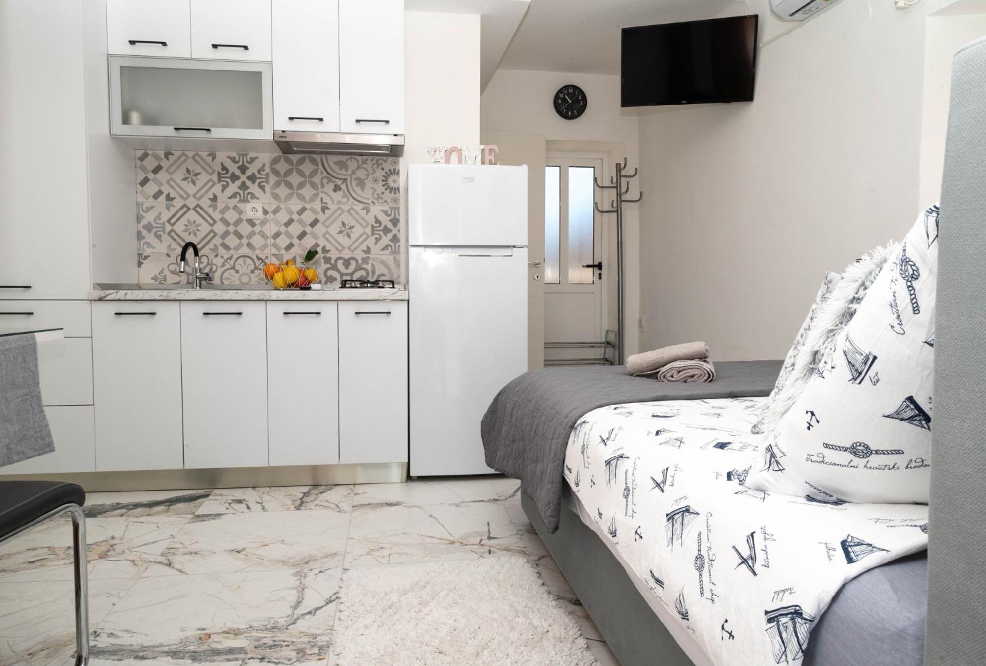 Guest House Ivona Split Bagian luar foto